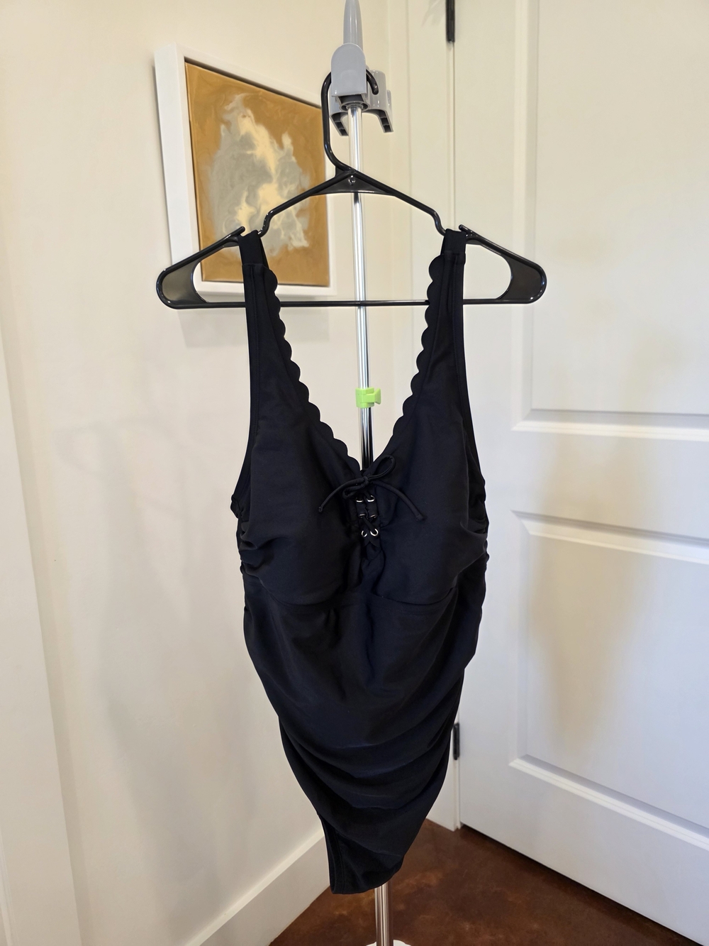 Kona Sol Scalloped V-Neck One-Piece Swimsuit Size 17